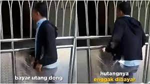 Setiap orang pasti pernah memiliki utang. 4 Aksi Orang Saat Tagih Utang Ini Kocak Ada Parodi Hingga Menyanyi Hot Liputan6 Com