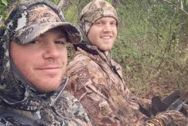 tyler-tissue-and-adam-parr-turkey-hunting-400×270