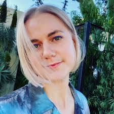 Lisa Bleich's Instagram, Twitter & Facebook