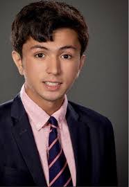 Andrew Calderon's Instagram, Twitter & Facebook