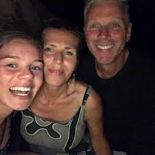 Trying to trace my cousin long lost brother. His name is either Sam Murray  or Sam Shilling and bourn around 56 to Elisabeth Shilling and Sam Murray.  Sam grew up