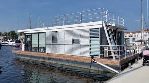 Hausboot An Der Ostsee Kaufen Und Mieten Hausbooturlaub Ostsee Boltenhagen Mecklenburg Vorpommern Deutschlan Hausboot Schwimmende Hauser Ostsee Ferienhaus