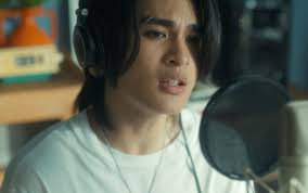 77Ke 柯棨棋[ 呼呼It's OK ] Official Music Video  首次一天拍兩支MV，都在同個六樓頂加沒有電梯的家景拍攝，大家上下器材道具非常之累，但幸好有AB的呼呼餐點，安撫了大家的心情，從那次之後除非必要不然這麼累的景先跳過，謝謝～  By DaluwadaN * MV製作團隊-