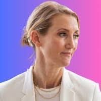 Danielle Hambleton's Instagram, Twitter & Facebook