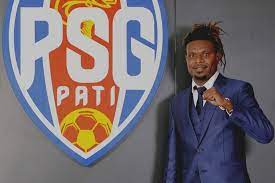 Tampil Beda Psg Perkenalkan Dua Pemain Baru Vivagoal Com