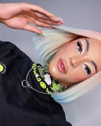 Vittar saltó a la fama tras versionar en portugués la canción 'lean on' del grupo jamaiquino major lazer. Pabllo Vittar Makeup Em 2021 Mc Kekel Musica Cantores