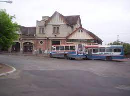 It forms part of the greater buenos aires metro area. Datei Estacion De Banfield Buenos Aires Argentina Jpg Wikipedia