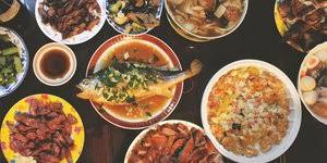 Gambar makanan di meja makan. 5 Cara Menata Meja Makan Minimalis Biar Muat Menampung Semua Makanan Menu Berbuka Puasa Diadona Id