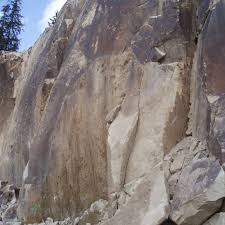 Blumentöpfe aus granit in verschiedenen größen. Natursteine Lasberger Granit