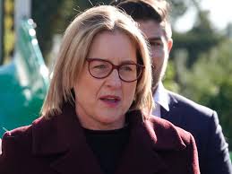 King JT shows kids the way