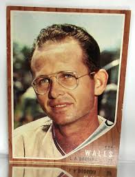 Lee Walls Error 1962 Topps #129A White Shirt/Facing Right, Dodgers NM