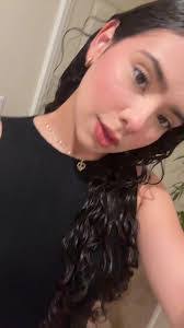 Jessica Strode's Instagram, Twitter & Facebook