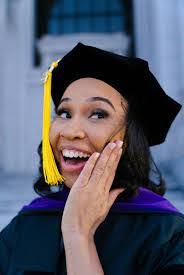 Barbara Harkless's Instagram, Twitter & Facebook