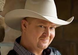 Update * everyone wants to know what the notes say. They are breakup notes  saying. I hate you, never come back, You're not welcome here. I can not  believe this is on