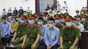 Những hình ảnh đầu tiên phiên tòa xét xử sơ thẩm vụ án tại xã Đồng Tâm |  Báo Pháp luật Việt Nam điện tử