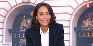 Elle y présente les éditions de 6 h 30, 7 h 30 et 8 h 55 tandis que nathanaël de rincquesen présente celles de 7 h et de 8 h. France 2 Qu Ont Pense Les Internautes De La Premiere De Leila Kaddour Boudadi A La Tete Du 20h Revue De Tweets