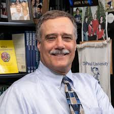 Joseph Ferrari, el doctor en psicología que se adelantó al boom de Marie  Kondo: “El desorden lleva a postergar tareas y aumenta el estrés”