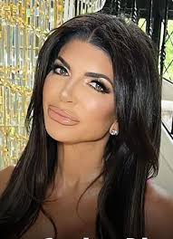 Whose side are you on? Let's see how many Marge fans and Teresa fans we  have here. I'll tally up the votes by Wed night.