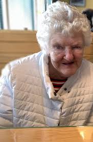 Twila Elliott's Instagram, Twitter & Facebook