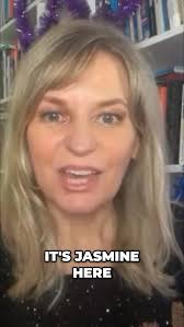 Exciting news! 🎄✨ @jasminebirtles and the MoneyMagpie team are doing our  first ever Vlogmas over