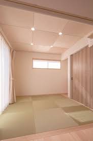 琉球畳の和室 天井はシナ合板目透かし張りです 和室 おしゃれ モダン 和室 天井 家