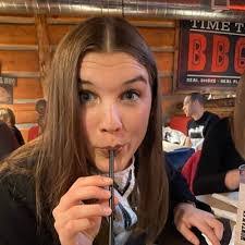 Amanda Cusimano's Instagram, Twitter & Facebook