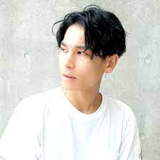 kazu カズ パーマスタイルさんはinstagramを利用しています 中は2ブロックてま後ろはソフトに刈り上がっているので 夏でも爽快に行けます パーマスタイルはスタイリング材もみこめば 自然乾燥でいけるので 朝も5分でスタイリングできると思います パーマ