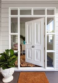 Gambar pintu rumah minimalis material kayu cat warna hitam sumber : Warna Cat Pintu Dan Jendela