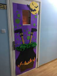 Pin By Tati Mahecha Hernandez On Halloween Ideas Halloween Classroom Decorations Halloween Classroom Door Halloween Door Decorations Classroom