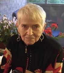 Elizabeth Popham's Instagram, Twitter & Facebook