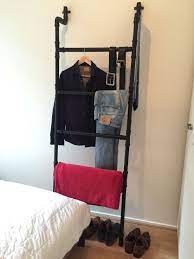 kledingrek met industriele look maken stappenplan slaapkamer inspiratie kledingrek slaapkamerideeen
