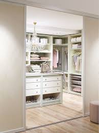 Layouts for master bedroom floor plans can vary significantly. 40 Pretty Feminine Walk In Closet Design Ideas Digsdigs Closet Designs Closet Design Walk In Closet Design