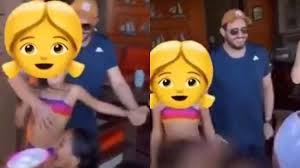 As imagens logo viralizaram, devida a postura que o pastor tem em. O Omilbbyfz Dm