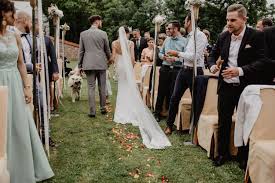 Kaufen sie die besten brautkleider 2021 online bei irenekleider.de. Schloss Neuburg An Der Kammel Hochzeit Natalie Andre 56 Natalie Andre Hochzeitskleid Spitze Schloss Hochzeit Schloss
