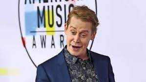 Während man sich bei disney darüber gerade gedanken macht und wohl auch überlegt, in einer neuauflage den lausbuben vom helden zum bösewicht zu. Kevin Allein Zu Haus Star Macaulay Culkin Spielt Rolle In American Horror Story