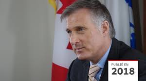 Maxime Bernier en discussion avec le Parti libertarien du Canada