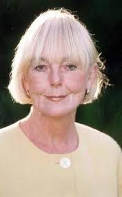 Lynda Poole's Instagram, Twitter & Facebook