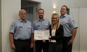 Spardabank Spendet 3000 Euro An Das Thw Region Schwandorf Nachrichten Mittelbayerische