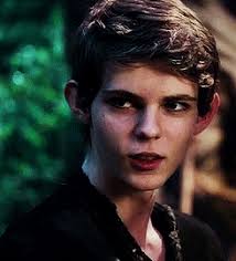Whoa I M Not Sure How To Feel About That Face Robbie Kay Peter Pan Peter Pan Peter Pan Ouat