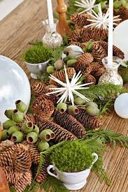 55 Ideen Zum Herbstlichen Basteln Mit Tannenzapfen Fur Gross Und Klein Tischdekoration Weihnachten Weihnachtstischschmuck Deko Weihnachten Tisch