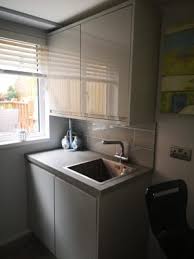 For a thoroughly modern kitchen, there is surely no better choice than a gloss finish design. Wickes Madison Grey Gloss Handleless Wall Unit 1000mm Wickes Co Uk