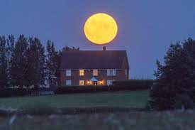 The moon phase calculator shows exact times of the various moon phases for london, england, united kingdom in year 2021 or in other locations and years. Full Corn Moon Peaks Today Best Time To See Rare Lunar Display From The Uk Mirror Online