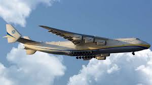 Le plus grand avantage du voyage en voiture c'est l'indépendance de tous les horaires. Photo L Antonov An 225 Le Plus Long Et Le Plus Lourd Avion Du Monde