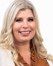 Claire Bemis's Instagram, Twitter & Facebook