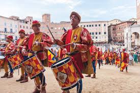 Palio di Siena: contrade e storia della famosa corsa equestre