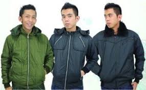 Cara menghitamkan jaket bahan parasut. Kain Parasut