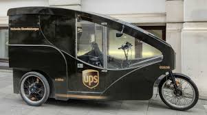 Diese fragen kommen dem einen oder anderen vielleicht bekannt vor, der gerade auf ein paket von ups wartet. Das Ende Der Paketwagenpolonaise Ups Will Die Zustellung In Der Innenstadt Neu Erfinden Supermarktblog