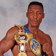 Happy Birthday to former 3 wt division World Champion, @BoxingHall er  @shanemosley. Here's a clip from Sugar Shane