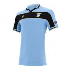 Wenn du dir das lazio rom trikot oder andere fanartikel der himmelblauen nach hause holen möchtest, vielleicht sogar für deinen nächsten stadionbesuch in rom, dann hat der don in seinem. Trikots Lazio Rom 2021 2022 Foot Store