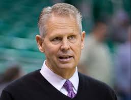 Chris Long hilariously posed as United Airlines on…